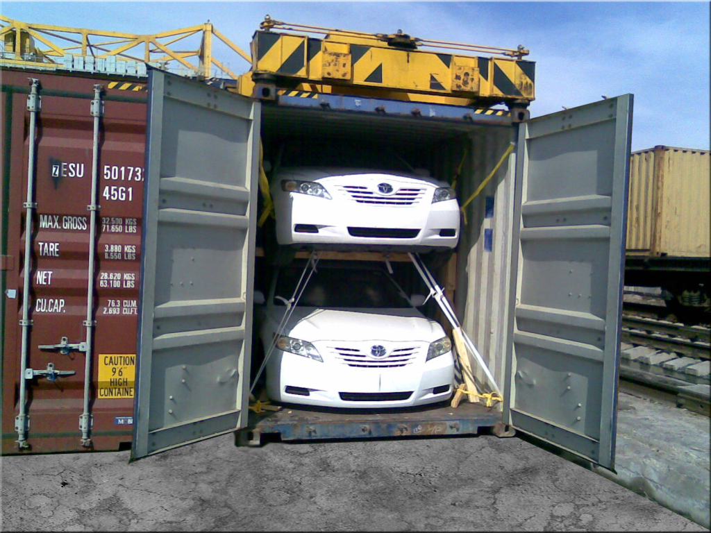 A container shipping cars